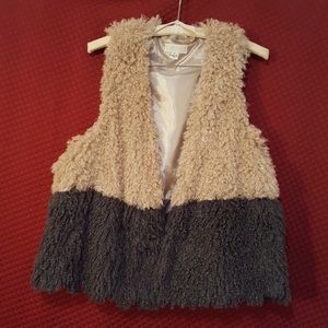 🔥Forever 21 Faux Furry Vest